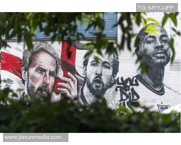 伦敦街头足球明星汇聚一堂展现非凡技艺与激情魅力