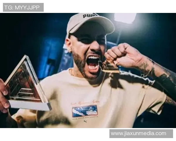 足球明星们的英雄联盟之旅：绿茵场上的电竞热情与竞技精神